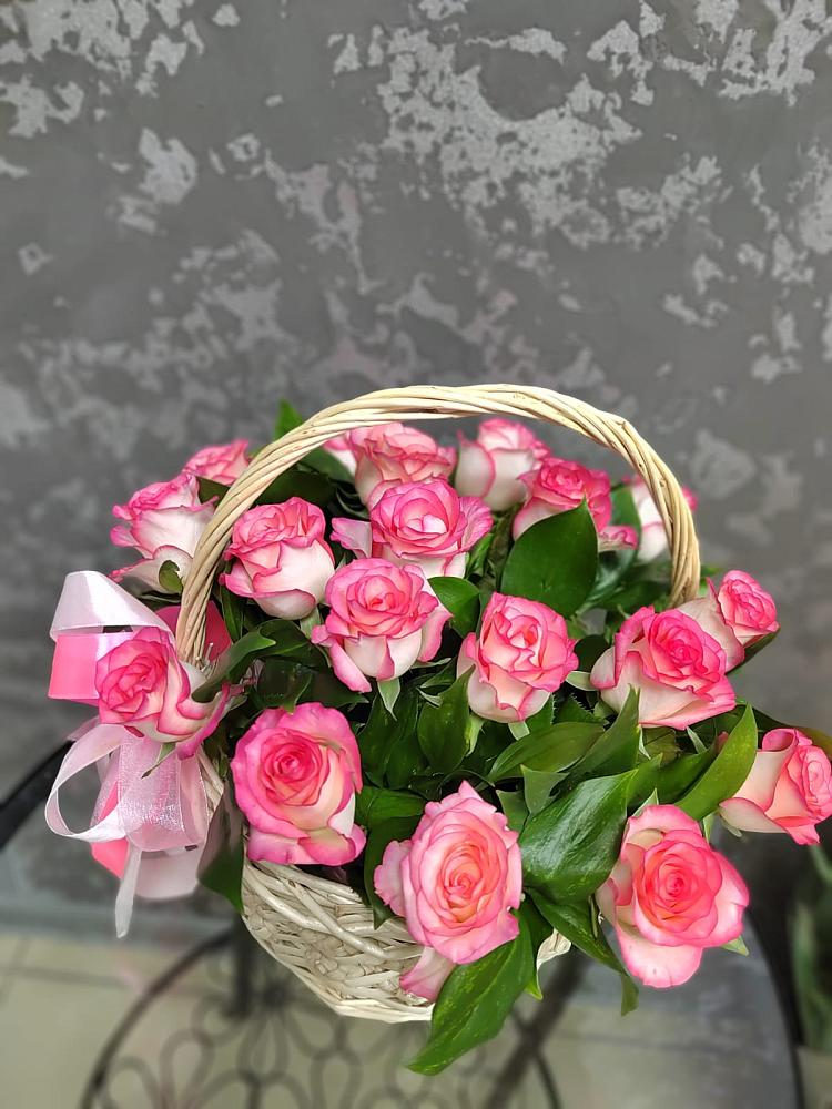 Цветочная композиция из Розы в корзине в Путевке