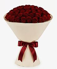 Букет 101 Бордовая роза Блэк Бакарра в Путевке