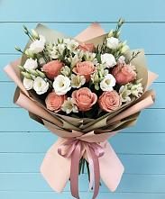 Букет цветов из:  Розы, Альстромерии и Лизиантусы #REPLACE_PRED# Путевке