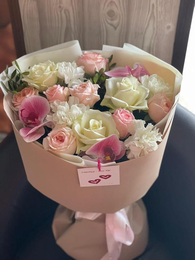 Букет цветов из: Орхидеи, Розы и Гвоздики в Путевке