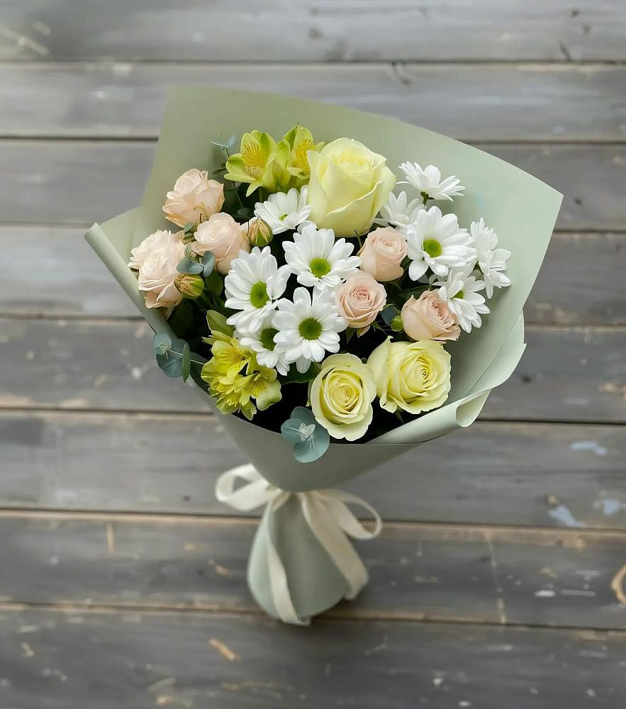 Букет цветов из: Альстромерии, Розы и Хризантемы в Путевке