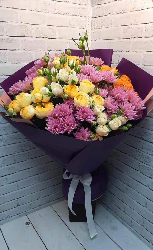 Букет цветов из: Хризантемы и Розы в Путевке