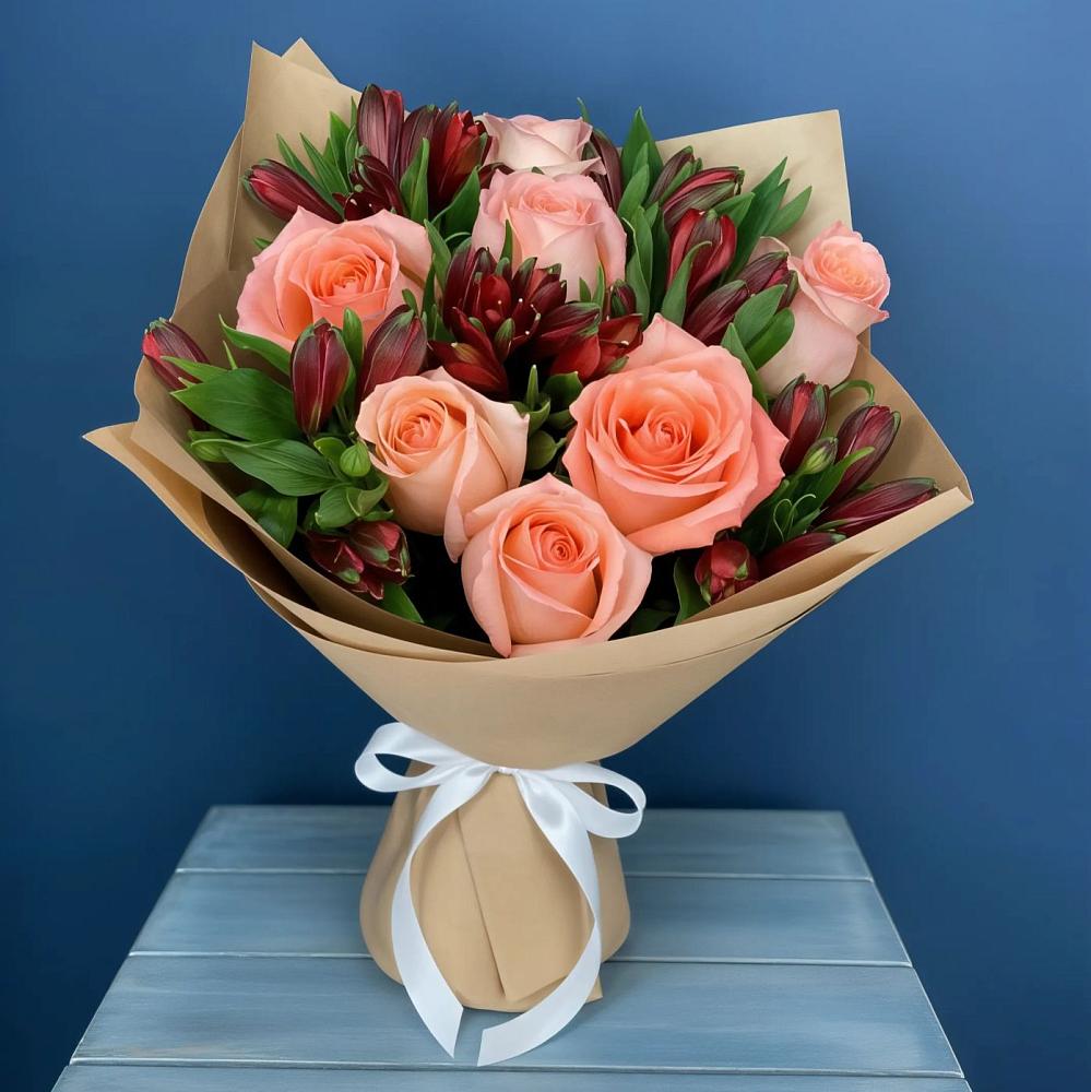 Букет цветов из: Розы и Альстромерии в Путевке