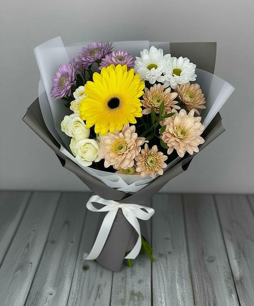 Букет цветов из: Розы, Герберы и Хризантемы в Путевке