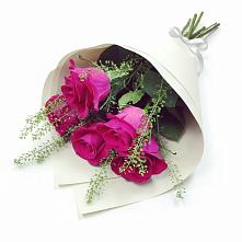 Букет цветов из:  Розы в Путевке