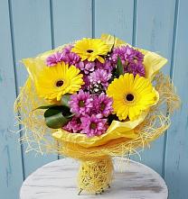 Букет цветов из:  Хризантемы и Герберы в Путевке