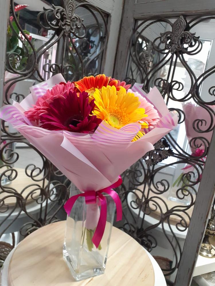 Букет цветов из: Герберы в Путевке