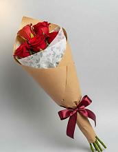 Букет цветов из:  Розы в Путевке