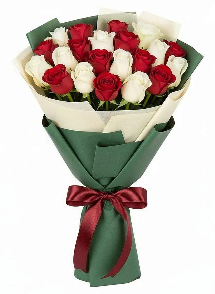 Букет Микс из красных и белых роз в Путевке