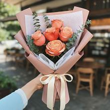 Букет цветов из:  Розы в Путевке