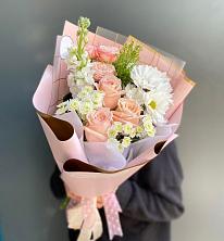 Букет цветов из:  Хризантемы и Розы в Путевке