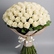 Букет 101 беля роза Белоснежка в Путевке