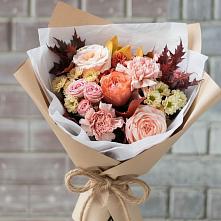 Букет цветов из:  Гвоздики, Хризантемы и Розы в Путевке