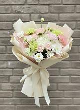 Букет цветов из:  Гвоздики, Розы, Лизиантусы и Хризантемы в Путевке