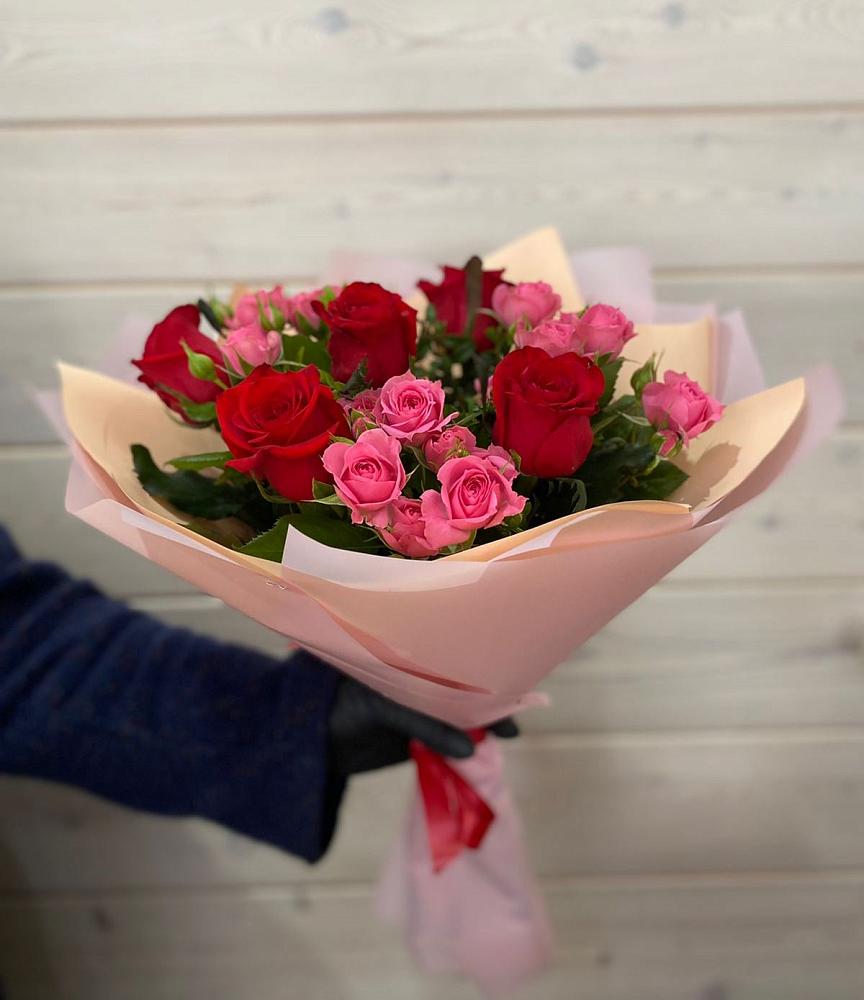 Букет цветов из: Розы в Путевке
