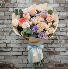Букет цветов из:  Розы, Лизиантусы и Гвоздики в Путевке
