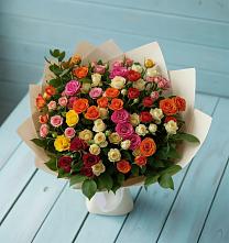 Букет Микс из разноцветных кустовых роз в Путевке
